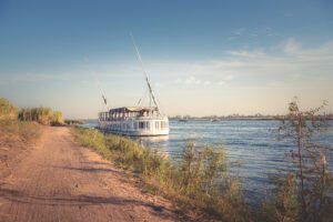 DSC_1864_RE queeny landed rear 2025