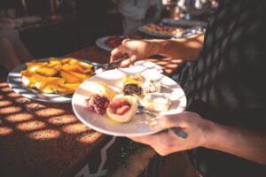 DSC_2499_RE sweets buffet person dish closeup 2025