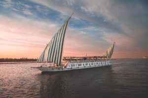 DSC_2544_RE queeny front left mid sunset 2025