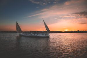 DSC_2854_RE queeny left mid sunset 2025