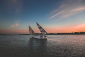 DSC_2889_RE queeny left rear mid sunset 2025