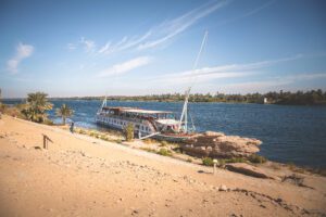 DSC_3214_RE queeny landed front right mid 2025