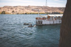 DSC_3282_RE other boat nile sand 2025