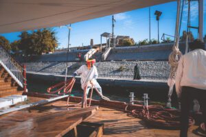 DSC_3586_RE crew ropes landing 2025