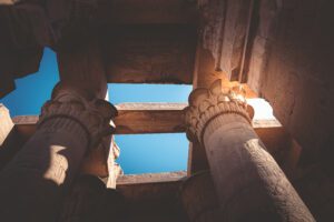 DSC_3608_RE monument columns closeup 2025