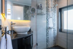 DSC_3866 bathroom 2025