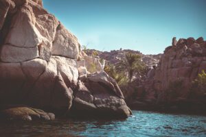 DSC_4608_RE rocks shore 2025